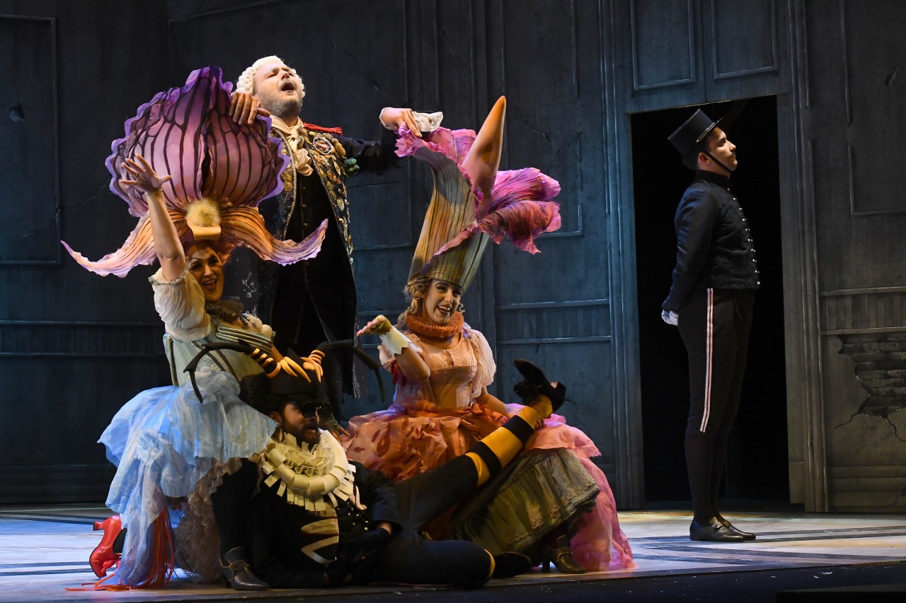 La-Cenerentola_Teatro-Grande-di-Brescia-2017_foto-di-Umberto-Favretto