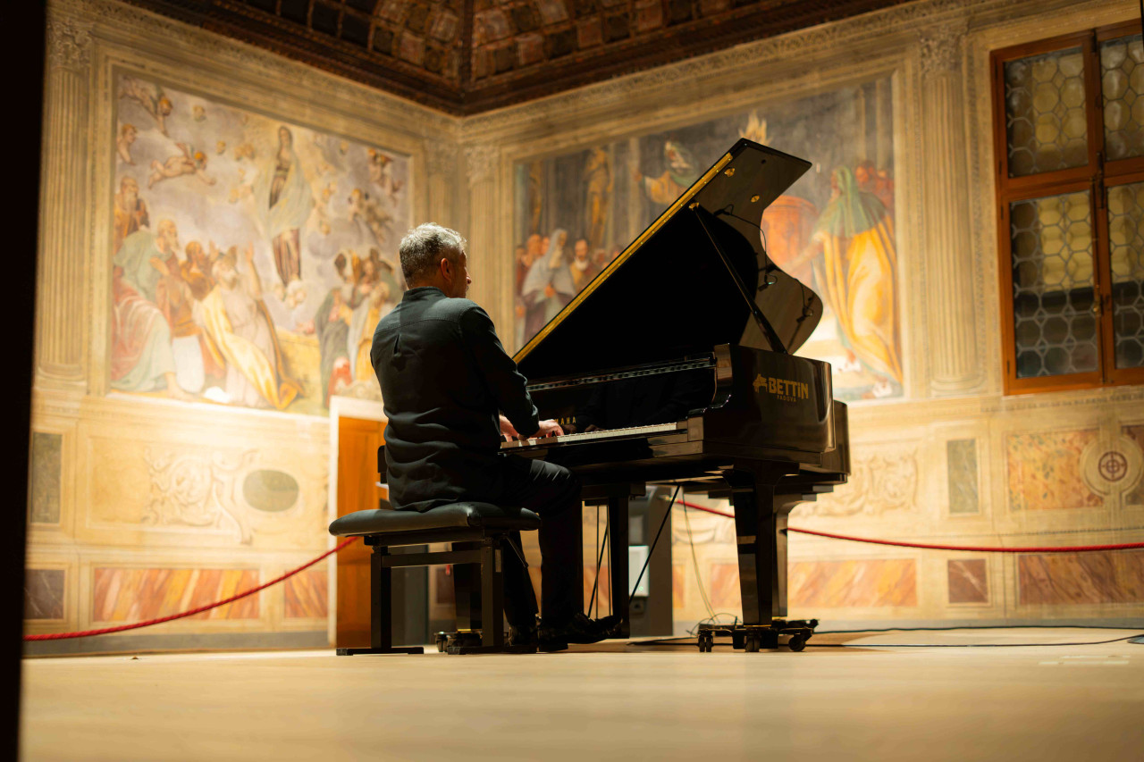 FESTIVAL PIANISTICO INTERNAZIONALE BARTOLOMEO CRISTOFORI, NUOVI CLASSICISMI - 
THOMAS ADÈS pianoforte